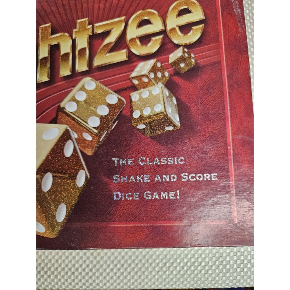 Vintage 1997 Yahtzee Deluxe Edition COMPLETE Milton Bradley Gold Glitter Dice - Picture 2 of 5